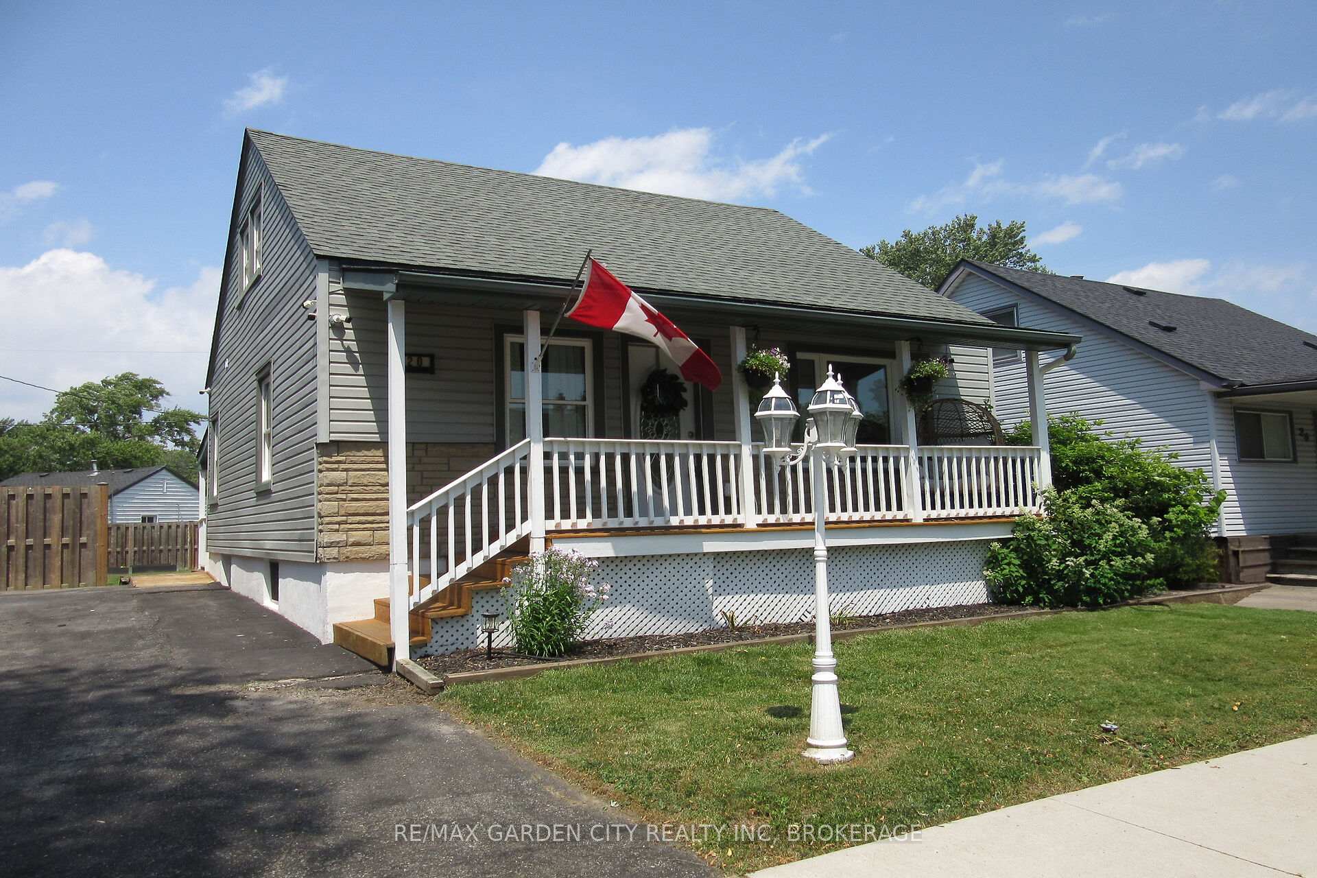 Photo 1 of 20 Ajax Avenue, Welland, Lincoln/Crowland — HOMEH