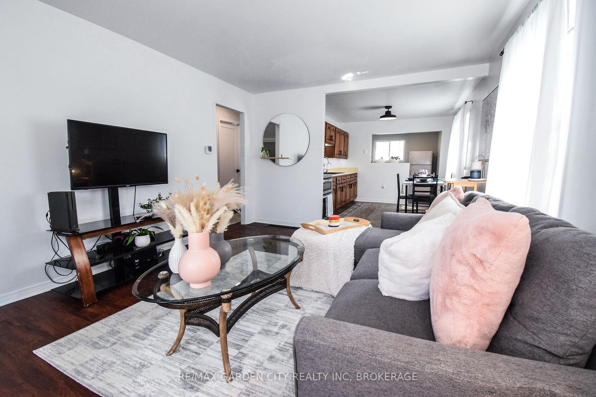 Photo 7 of 20 Ajax Avenue, Welland, Lincoln/Crowland — HOMEH