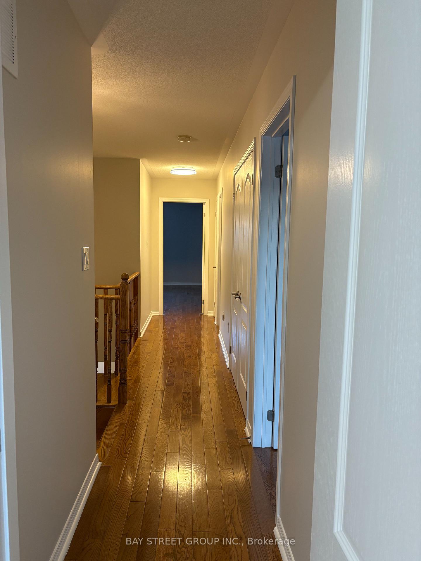 Photo 9 of 19 Coranto Way, Vaughan, Vellore Village — HOMEH
