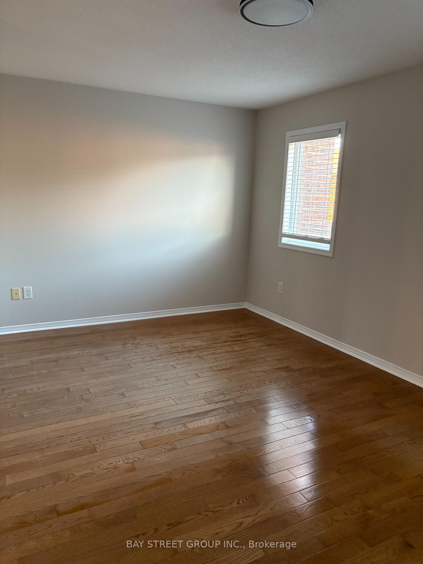 Photo 15 of 19 Coranto Way, Vaughan, Vellore Village — HOMEH