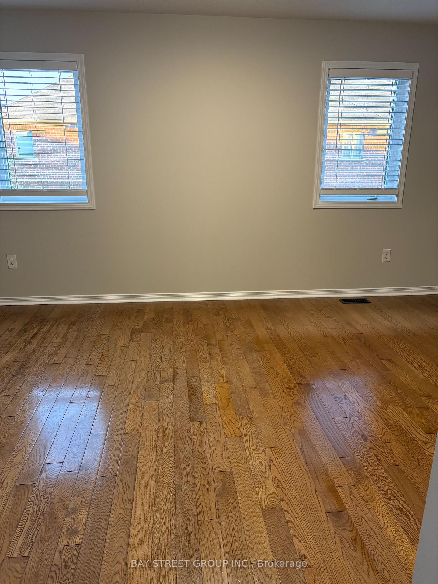 Photo 16 of 19 Coranto Way, Vaughan, Vellore Village — HOMEH