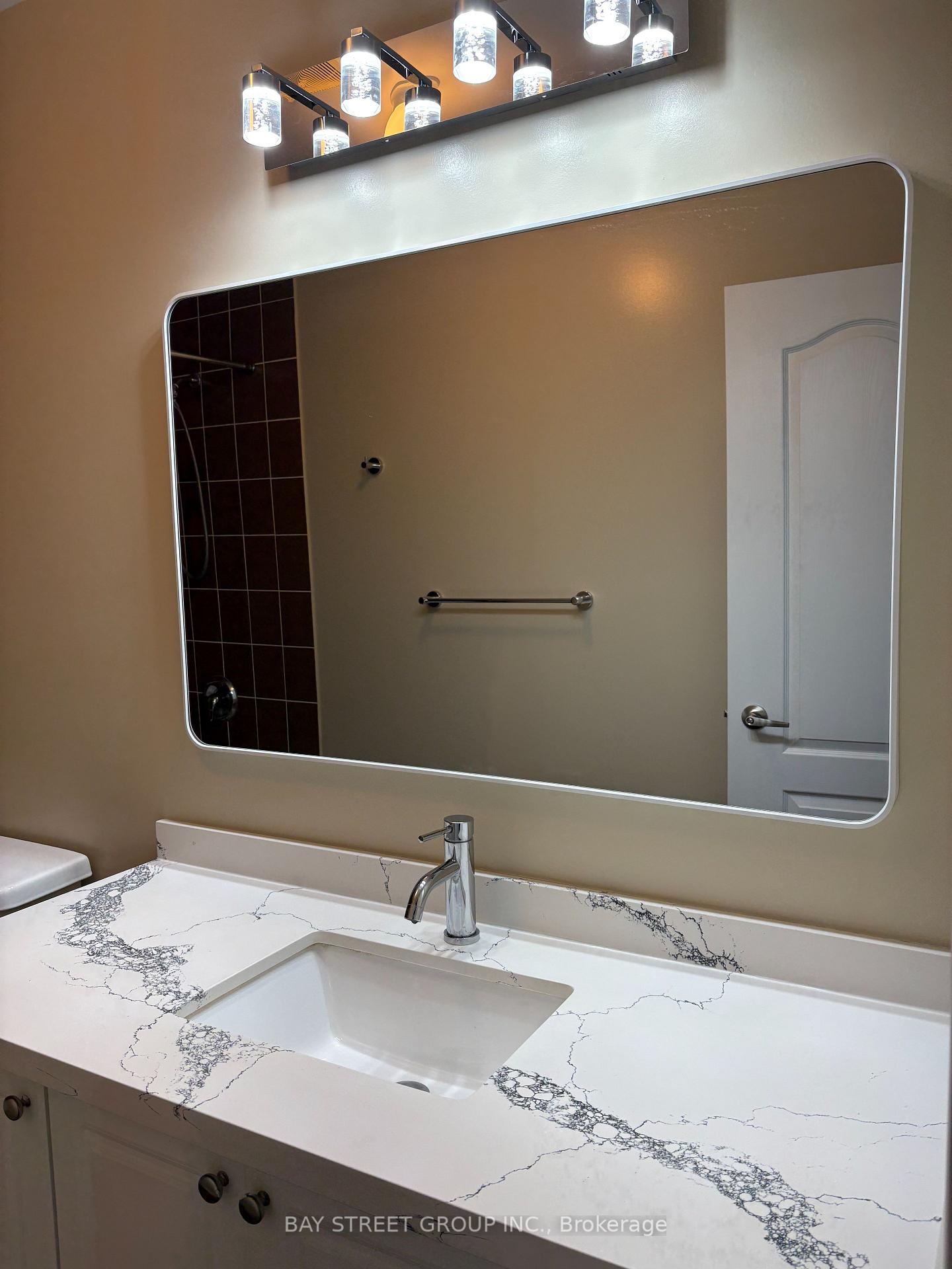 Photo 17 of 19 Coranto Way, Vaughan, Vellore Village — HOMEH