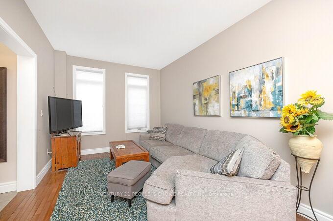 Photo 7 of 336 Cranston Park Avenue, Vaughan, Maple — HOMEH