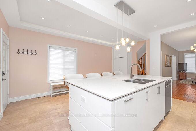Photo 11 of 336 Cranston Park Avenue, Vaughan, Maple — HOMEH