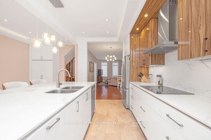 Photo 12 of 336 Cranston Park Avenue, Vaughan, Maple — HOMEH