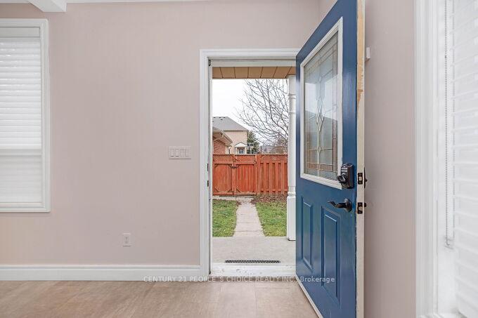 Photo 29 of 336 Cranston Park Avenue, Vaughan, Maple — HOMEH
