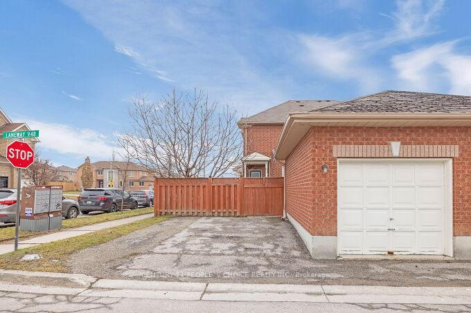Photo 34 of 336 Cranston Park Avenue, Vaughan, Maple — HOMEH