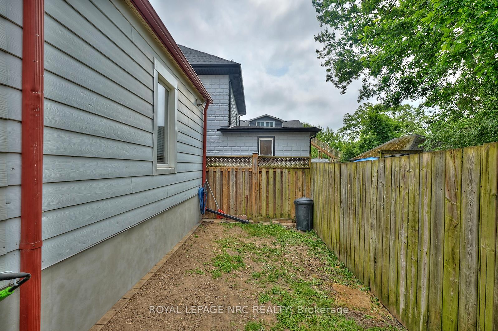 Photo 25 of 9 Asher Street, Welland, Welland Downtown — HOMEH