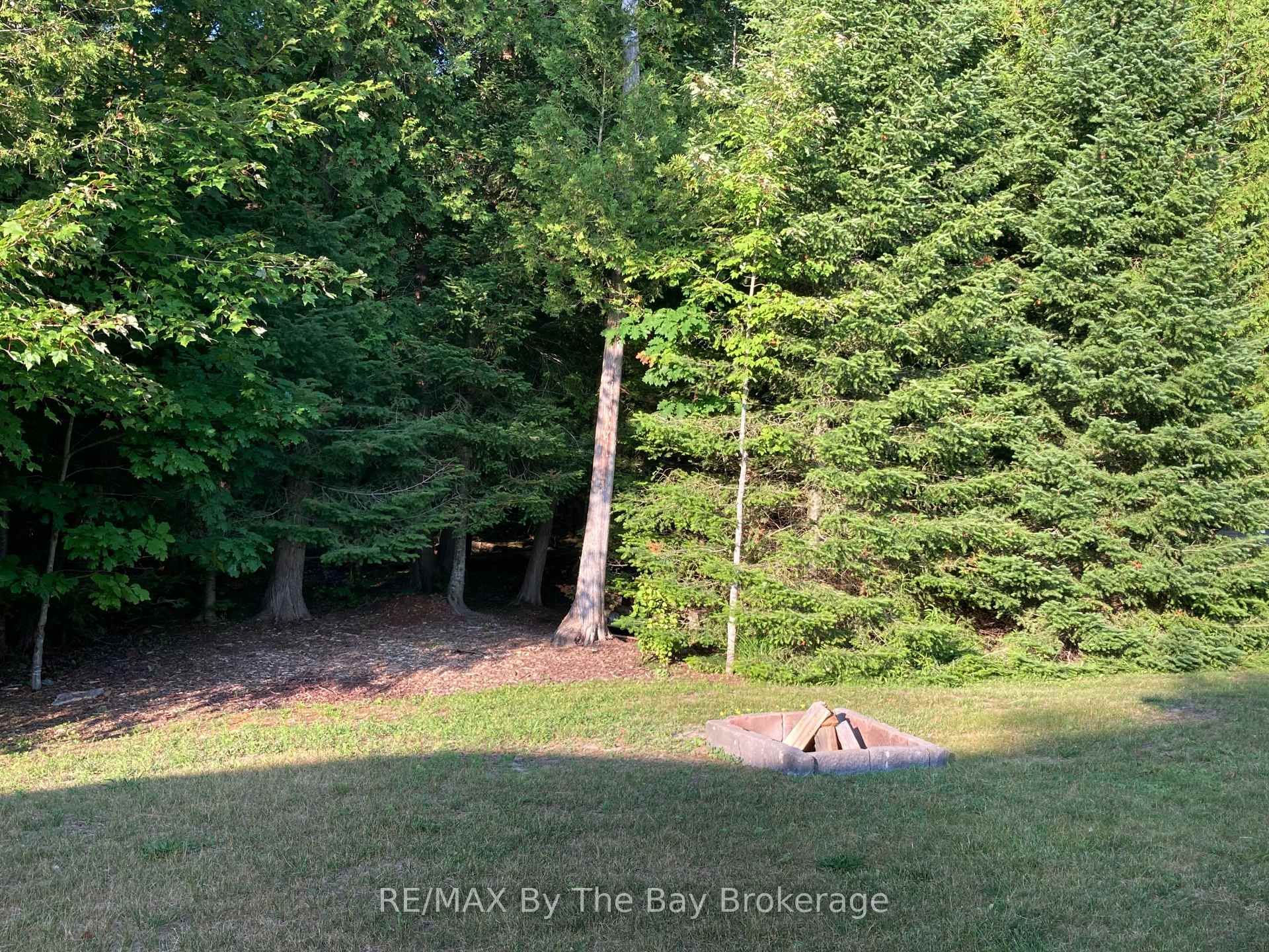 Photo 4 of 71 Madawaska Trail, Wasaga Beach — HOMEH
