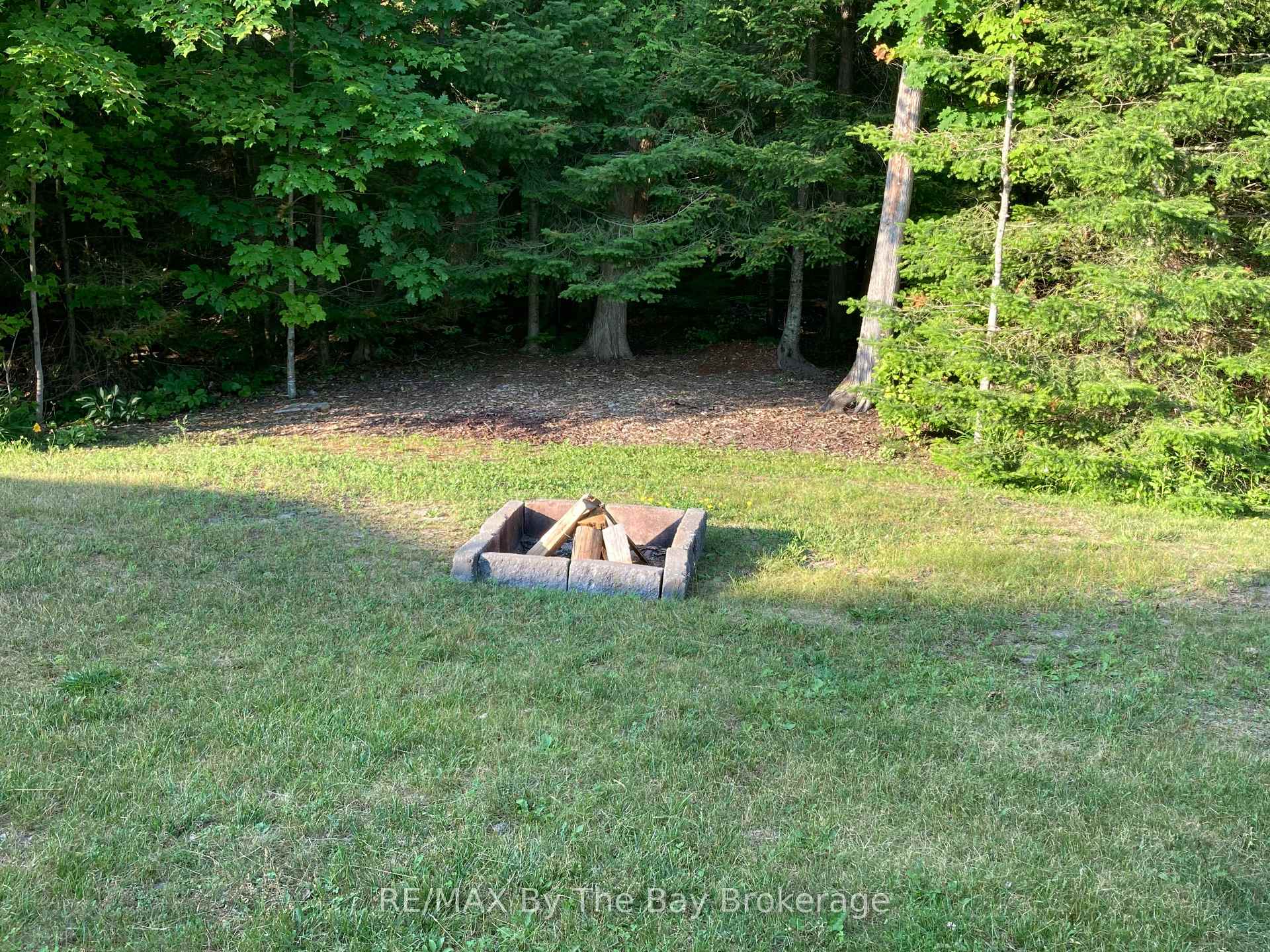 Photo 23 of 71 Madawaska Trail, Wasaga Beach — HOMEH