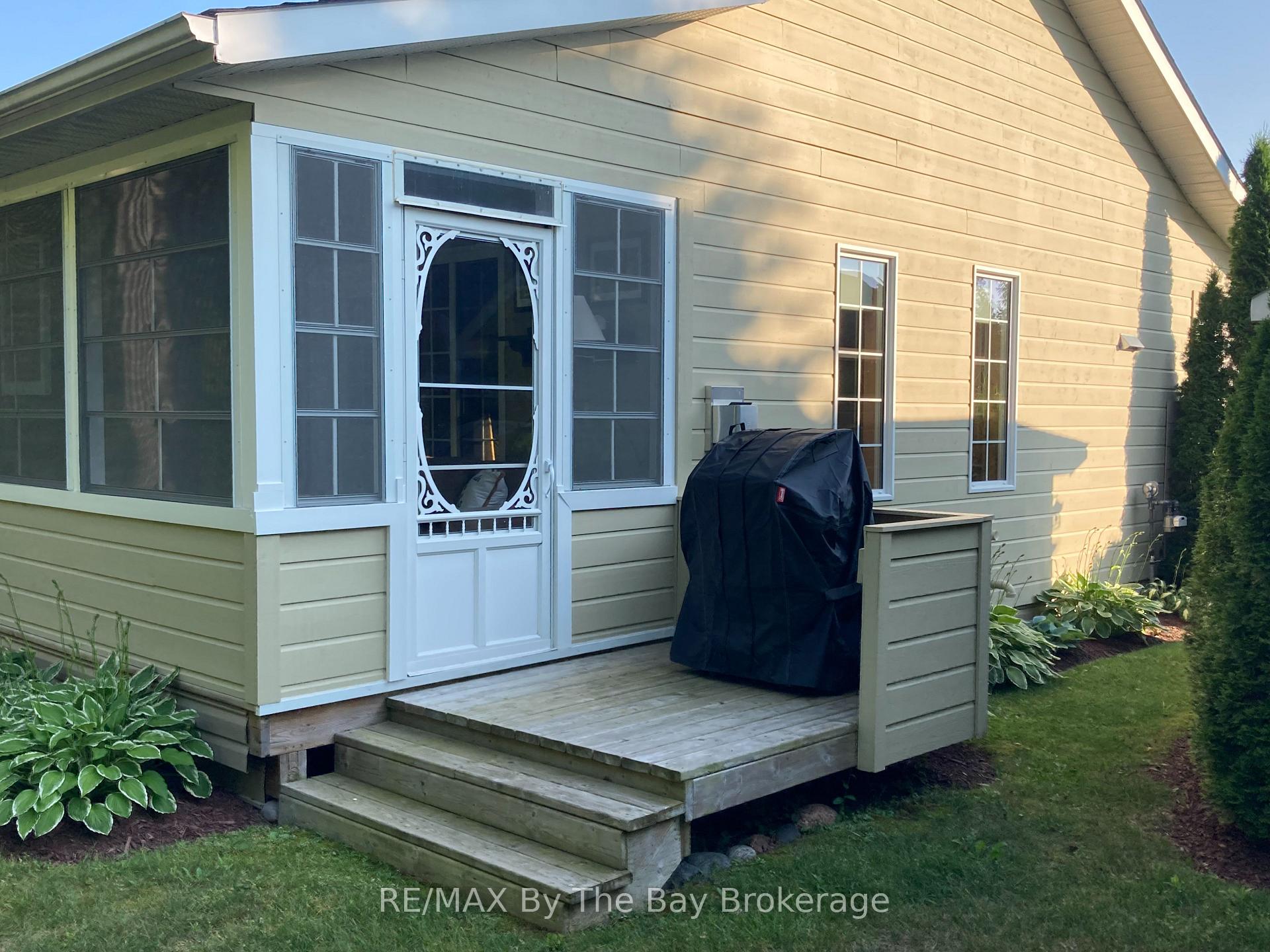 Photo 24 of 71 Madawaska Trail, Wasaga Beach — HOMEH