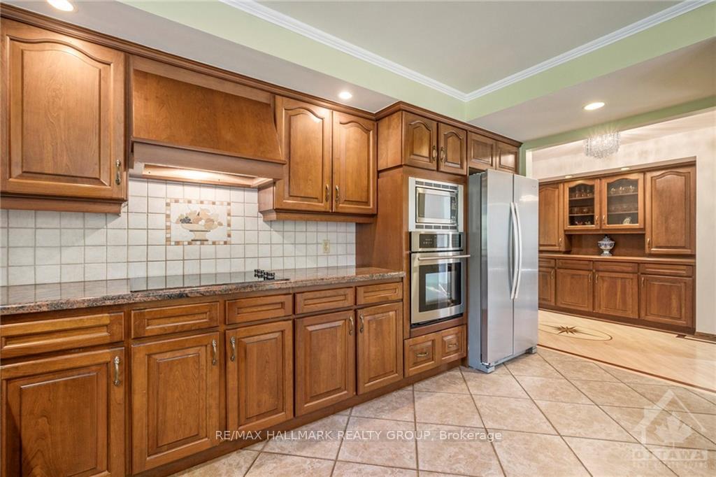 Photo 5 of 4 Timbercrest Ridge, Ottawa, Cedar Hill/Orchard Estates — HOMEH