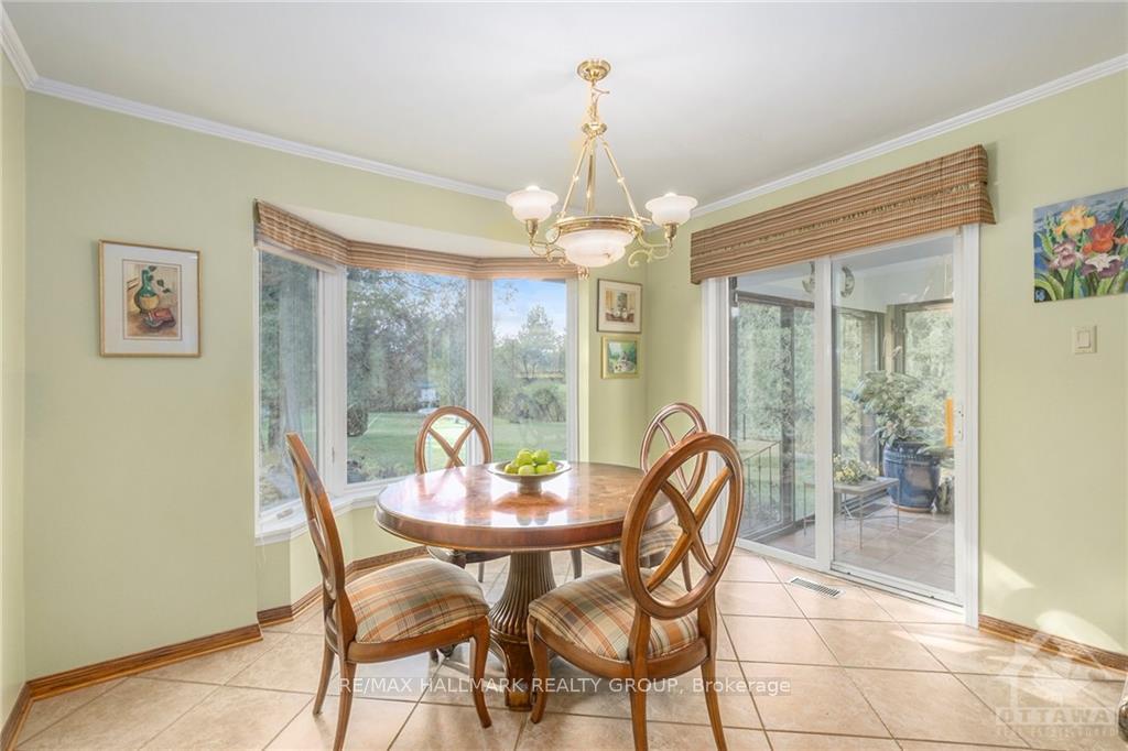 Photo 6 of 4 Timbercrest Ridge, Ottawa, Cedar Hill/Orchard Estates — HOMEH