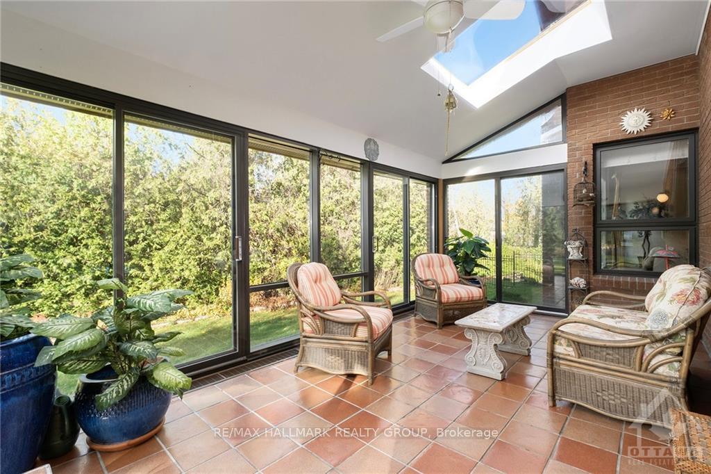 Photo 10 of 4 Timbercrest Ridge, Ottawa, Cedar Hill/Orchard Estates — HOMEH