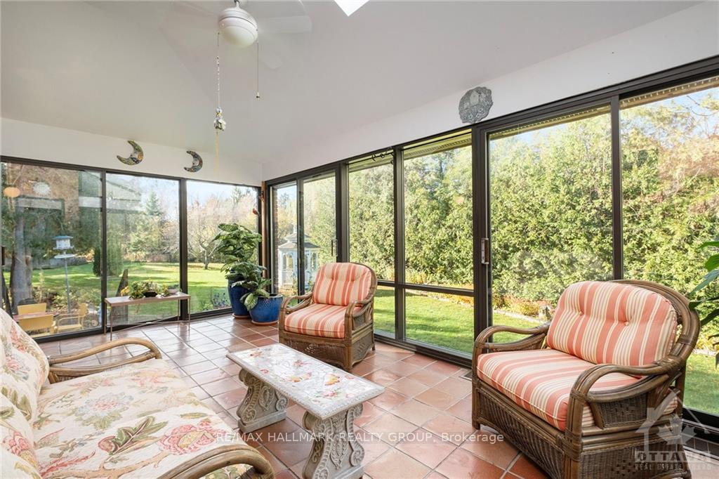 Photo 8 of 4 Timbercrest Ridge, Ottawa, Cedar Hill/Orchard Estates — HOMEH