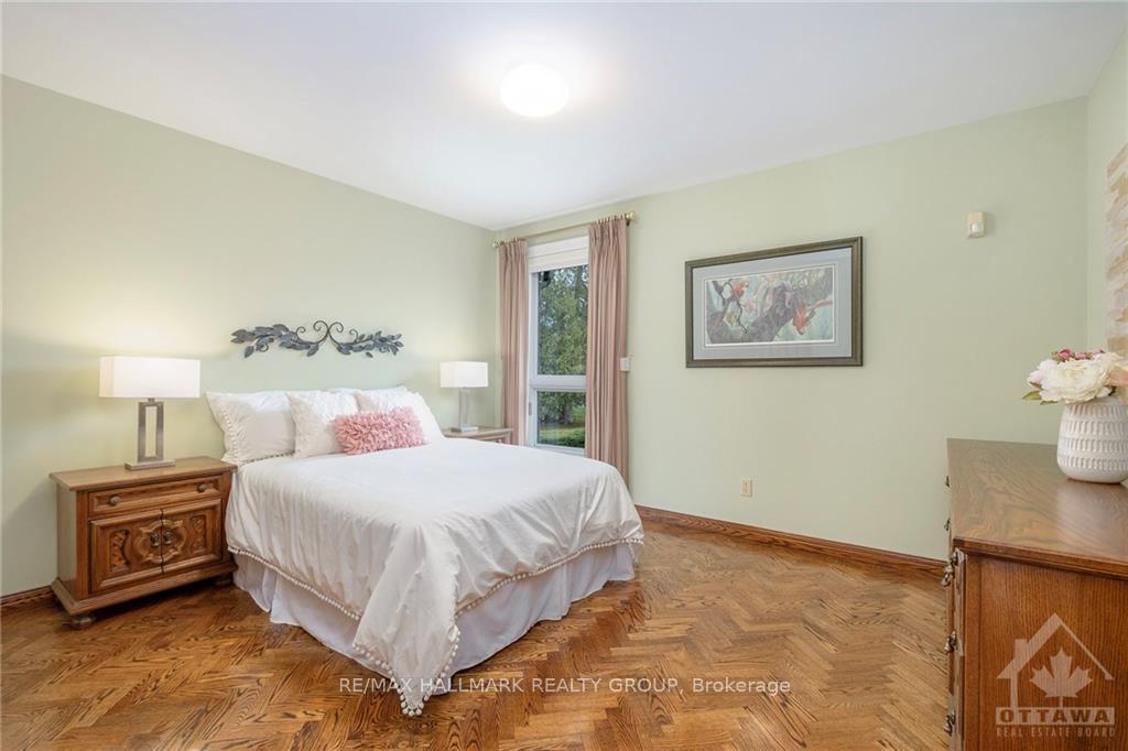 Photo 18 of 4 Timbercrest Ridge, Ottawa, Cedar Hill/Orchard Estates — HOMEH