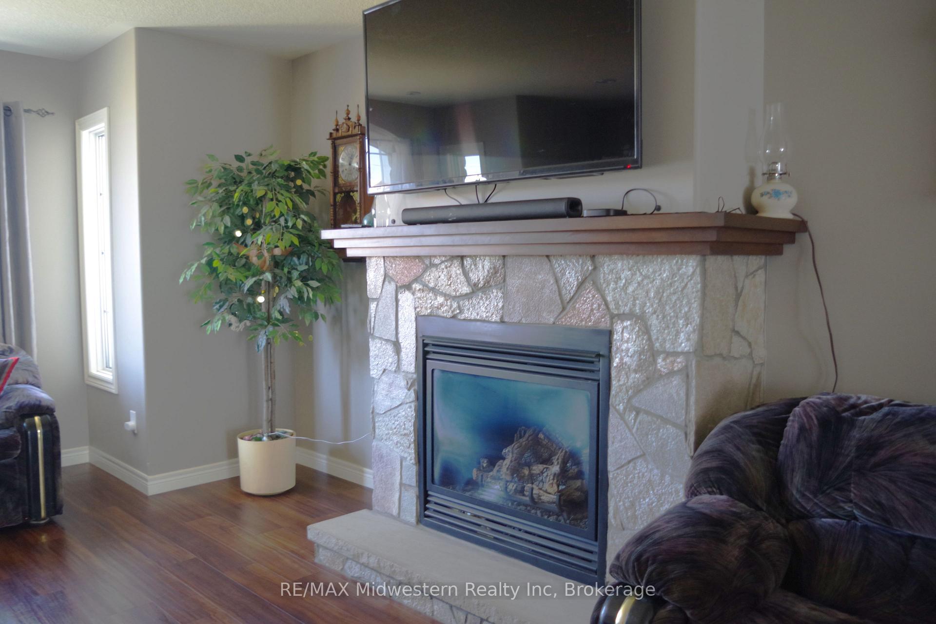 Photo 9 of 161 Brock Street, West Perth, Monkton — HOMEH
