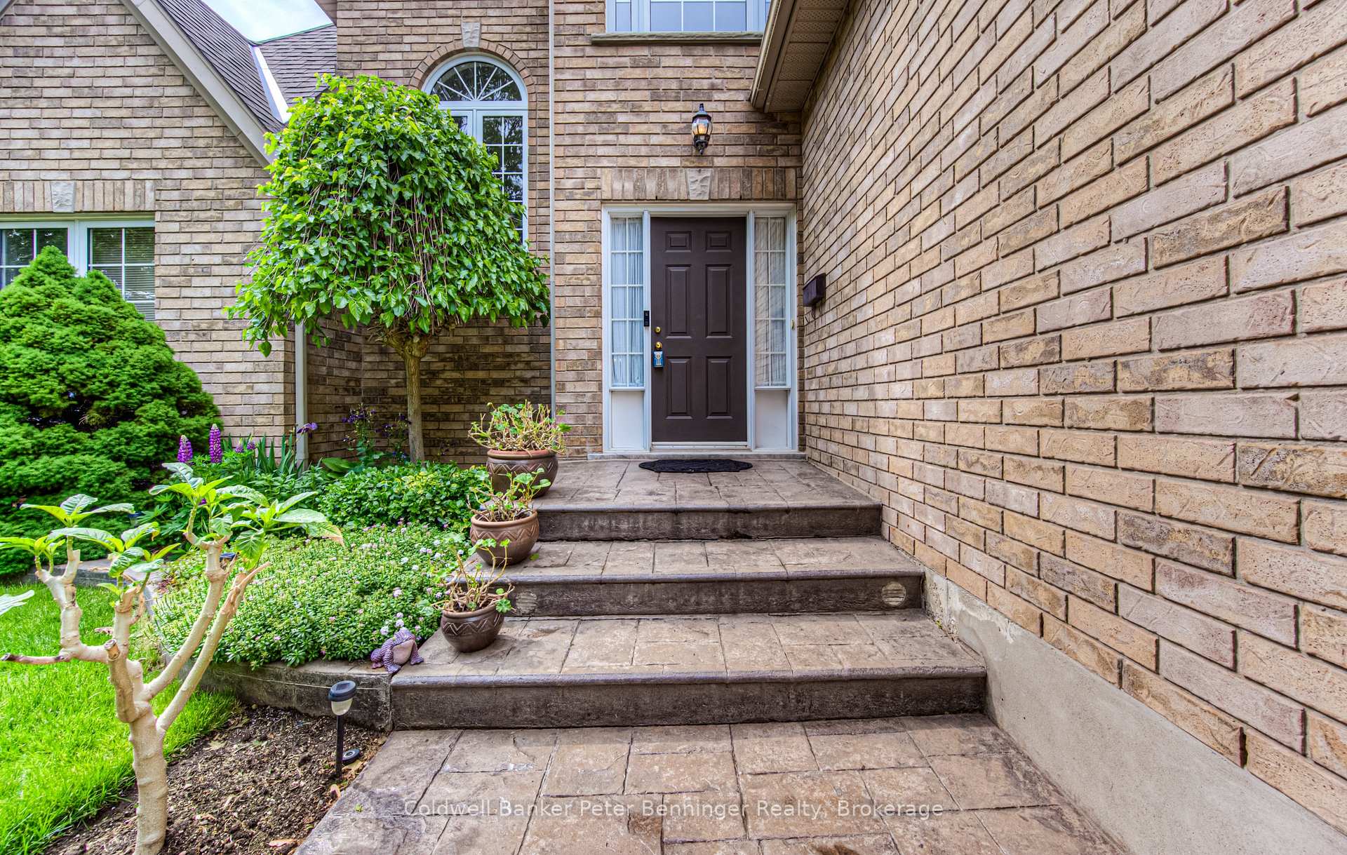 Photo 3 of 416 Forestlawn Road, Waterloo — HOMEH