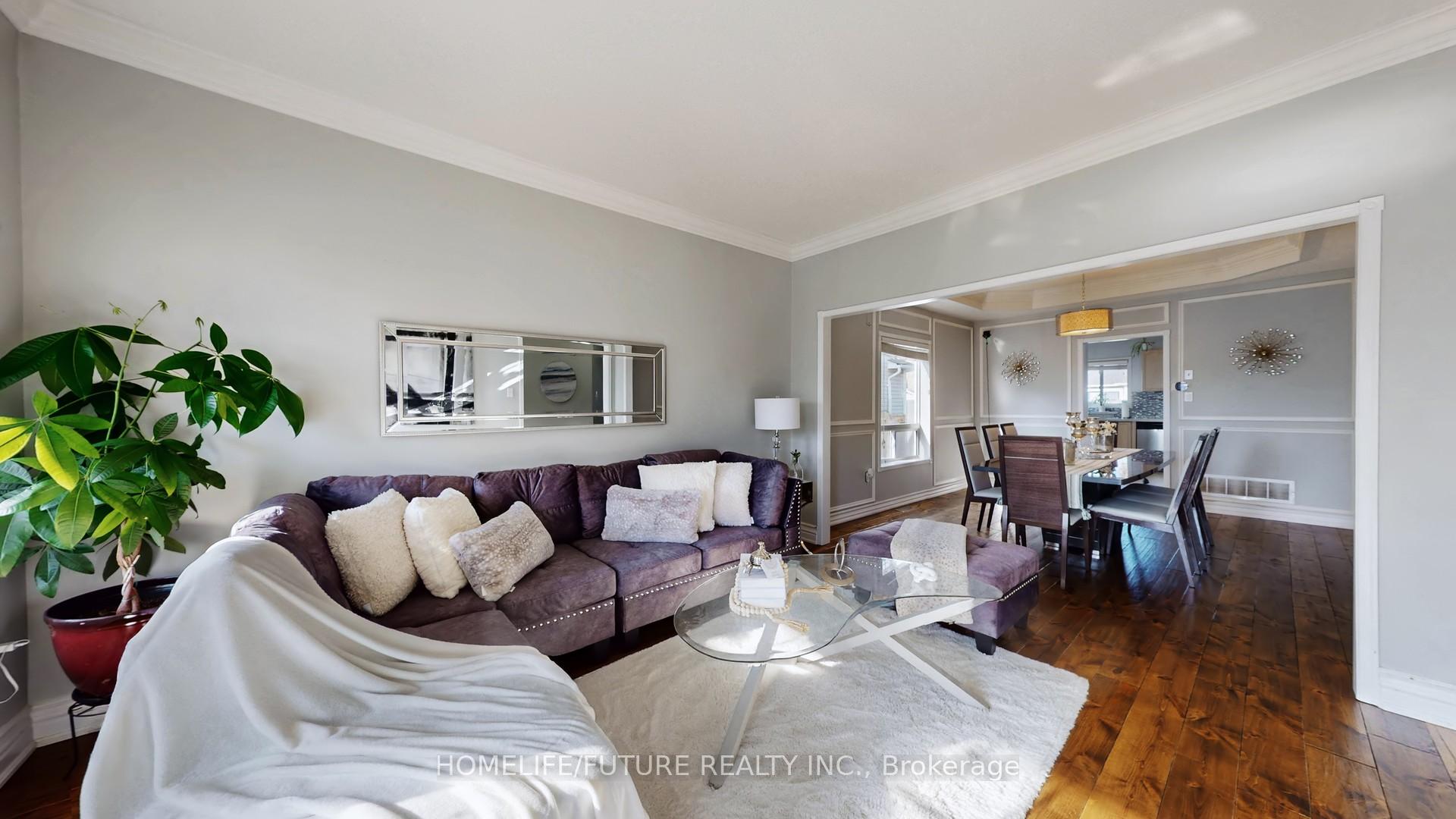 Photo 6 of 94 Carnwith Drive E, Whitby, Brooklin — HOMEH