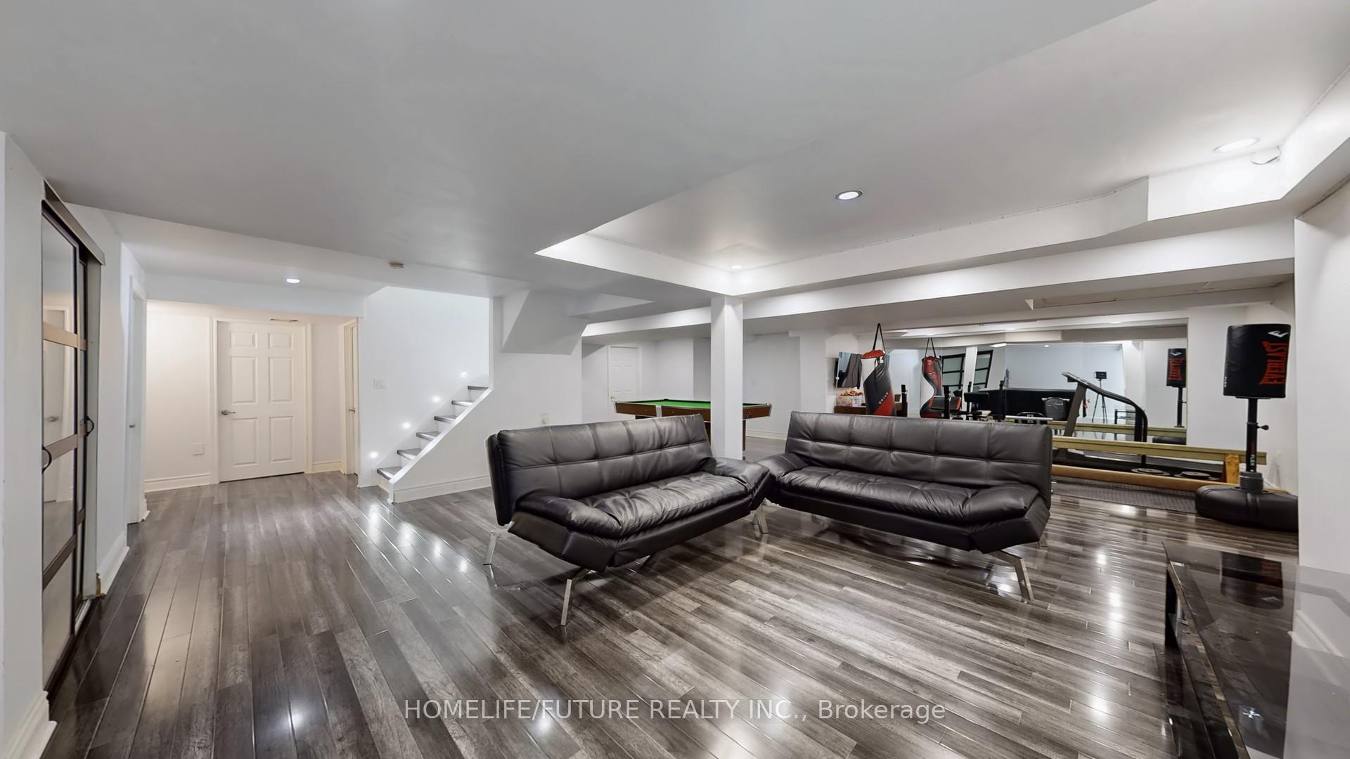Photo 40 of 94 Carnwith Drive E, Whitby, Brooklin — HOMEH
