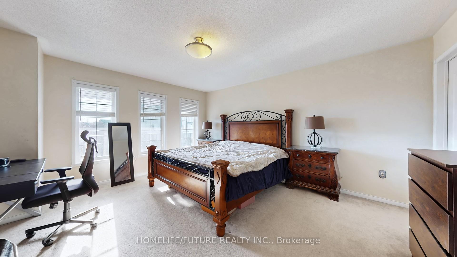 Photo 54 of 94 Carnwith Drive E, Whitby, Brooklin — HOMEH