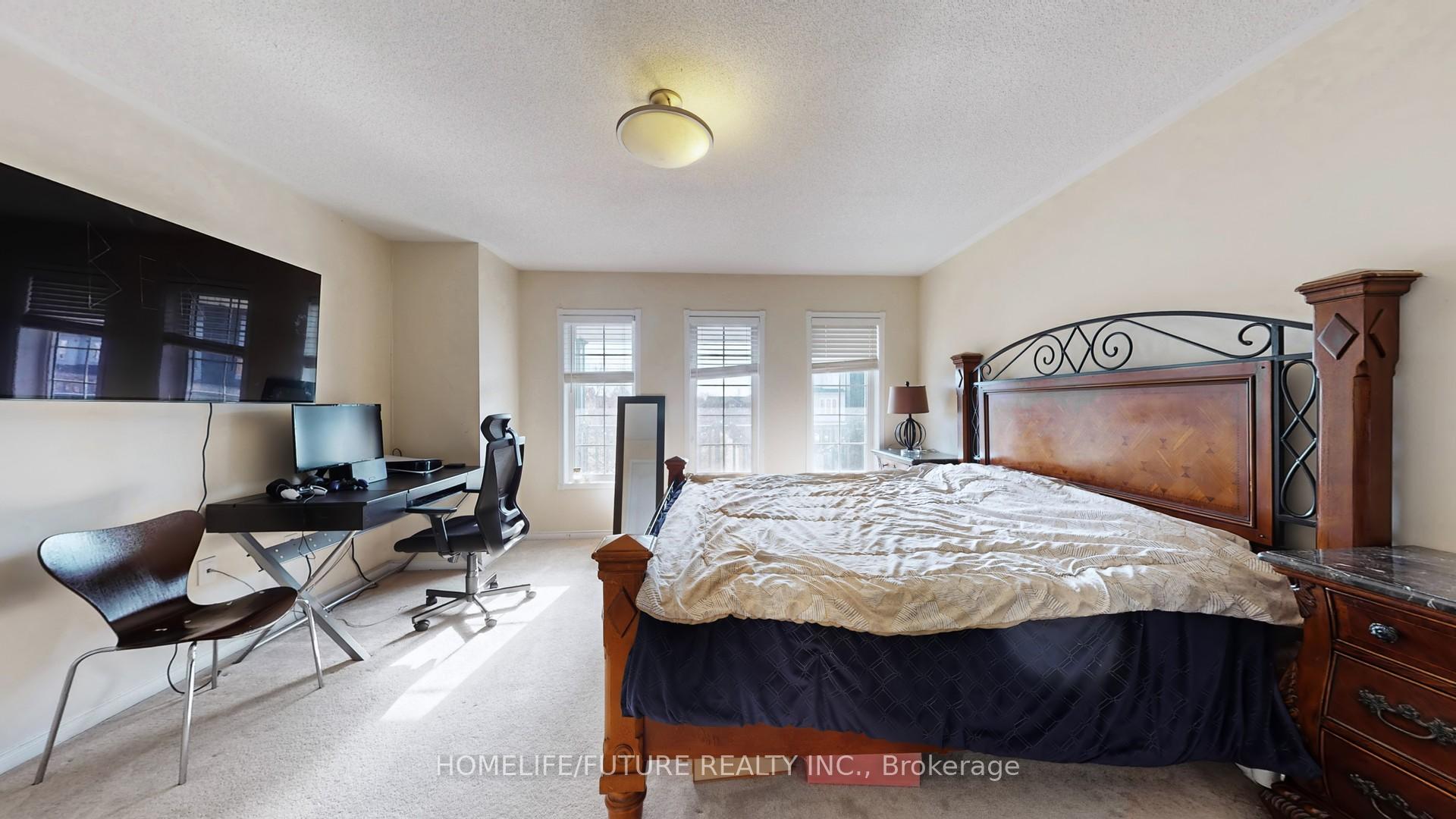 Photo 55 of 94 Carnwith Drive E, Whitby, Brooklin — HOMEH