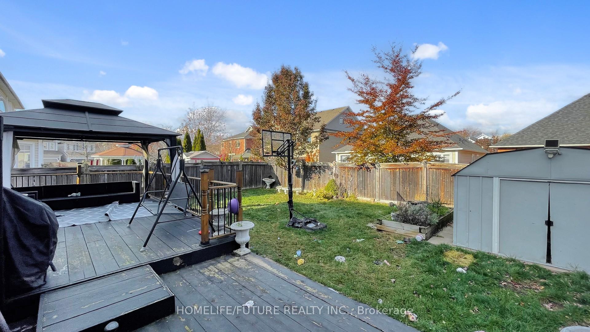 Photo 74 of 94 Carnwith Drive E, Whitby, Brooklin — HOMEH