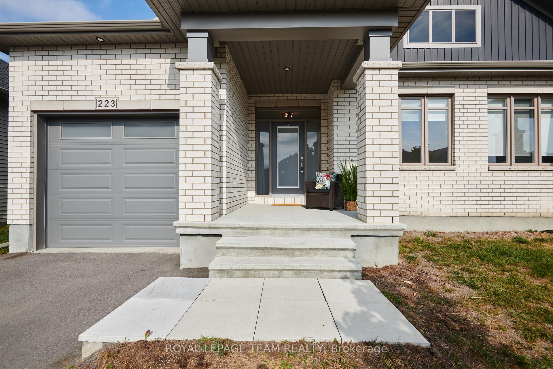 Photo 3 of 223 Macbeattie Drive, Arnprior — HOMEH
