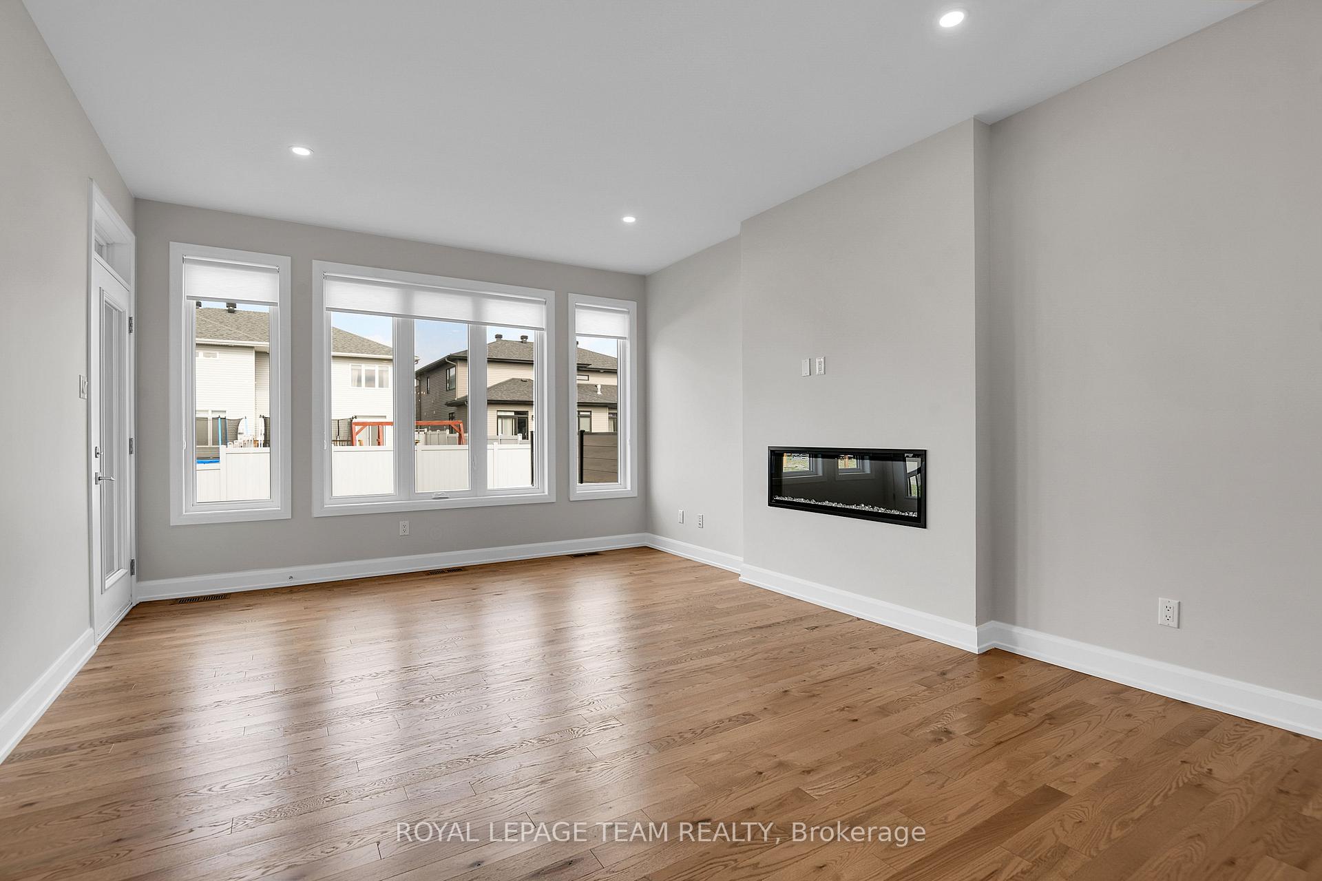 Photo 4 of 223 Macbeattie Drive, Arnprior — HOMEH