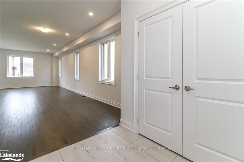 Photo 3 of 11 Amber Drive, Wasaga Beach — HOMEH