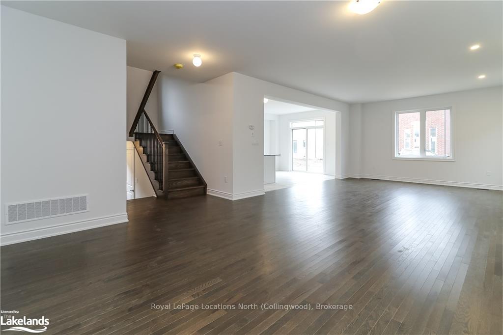 Photo 4 of 11 Amber Drive, Wasaga Beach — HOMEH