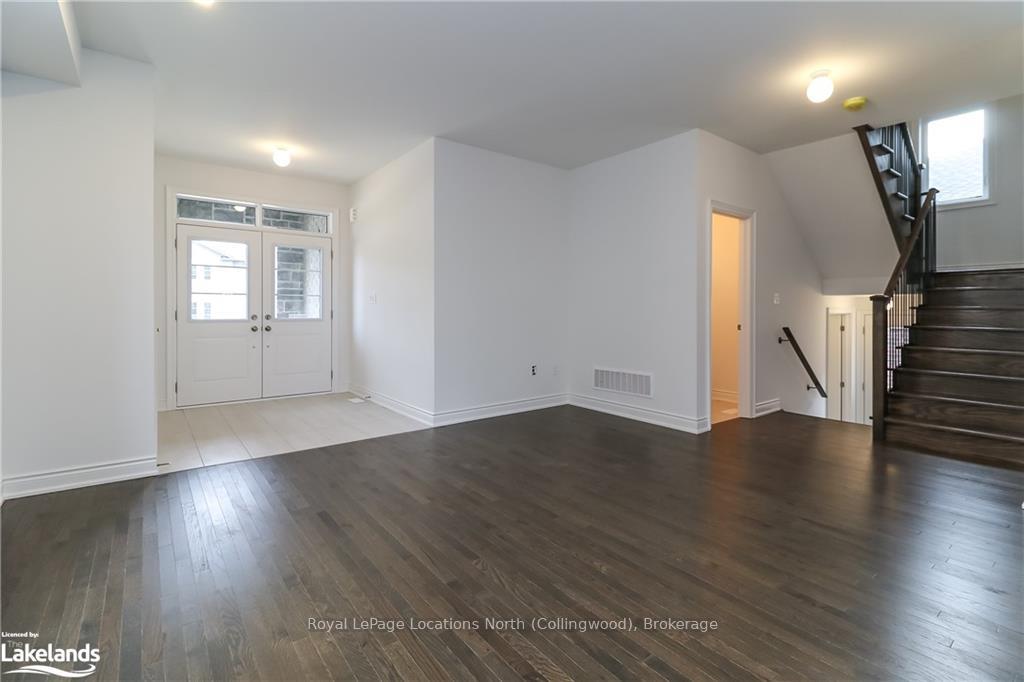 Photo 5 of 11 Amber Drive, Wasaga Beach — HOMEH