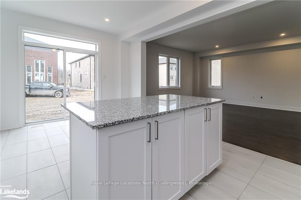 Photo 14 of 11 Amber Drive, Wasaga Beach — HOMEH
