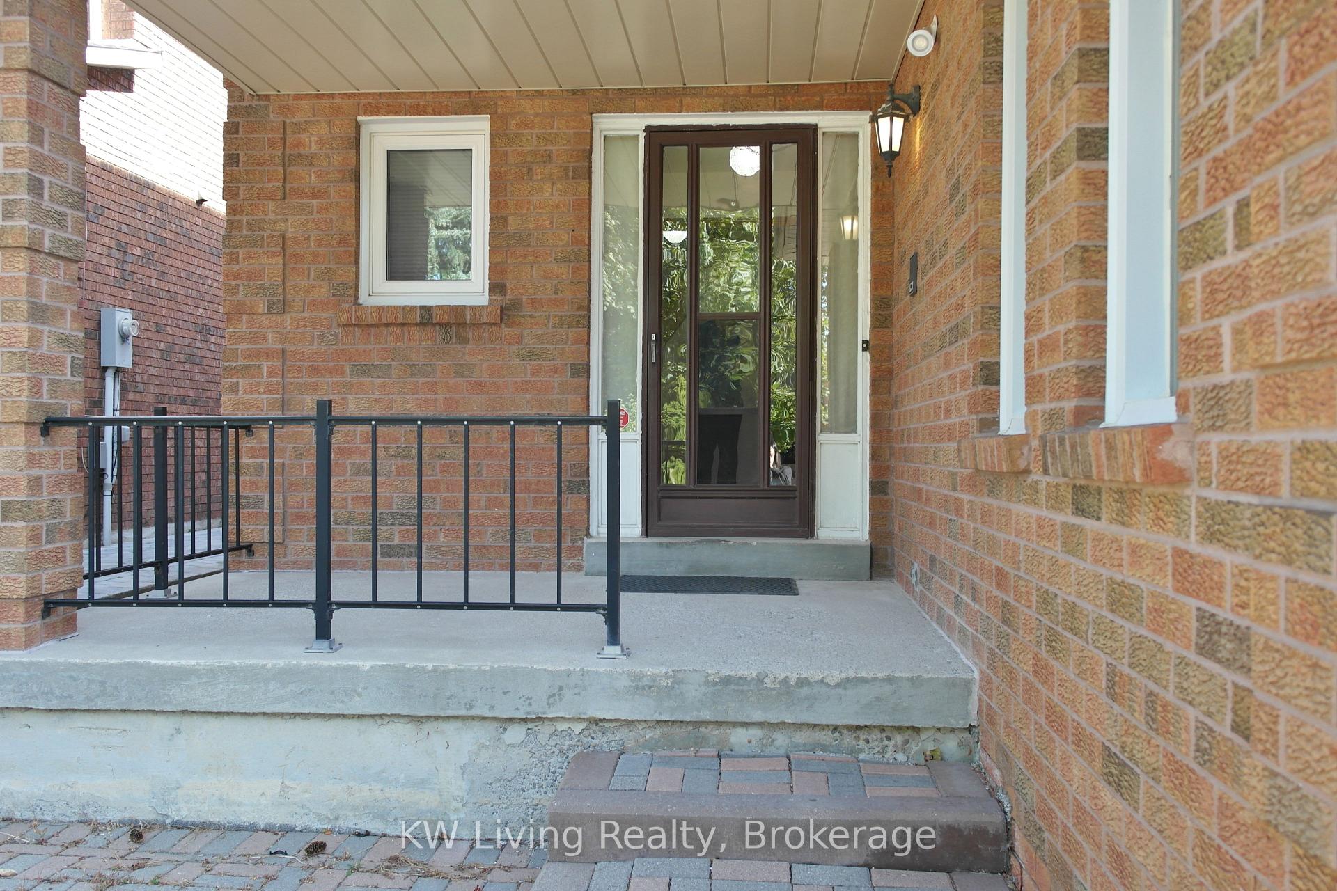 Photo 4 of 15 Sonny Street, Vaughan, Maple — HOMEH