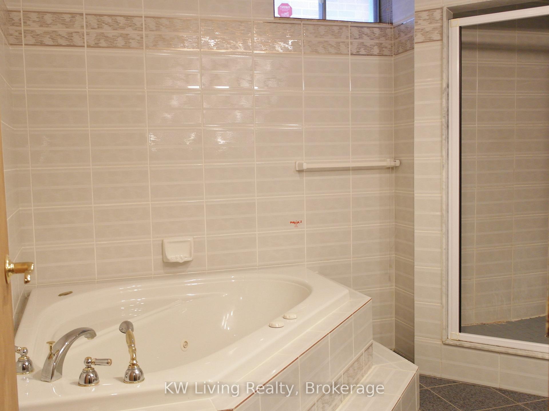 Photo 19 of 15 Sonny Street, Vaughan, Maple — HOMEH
