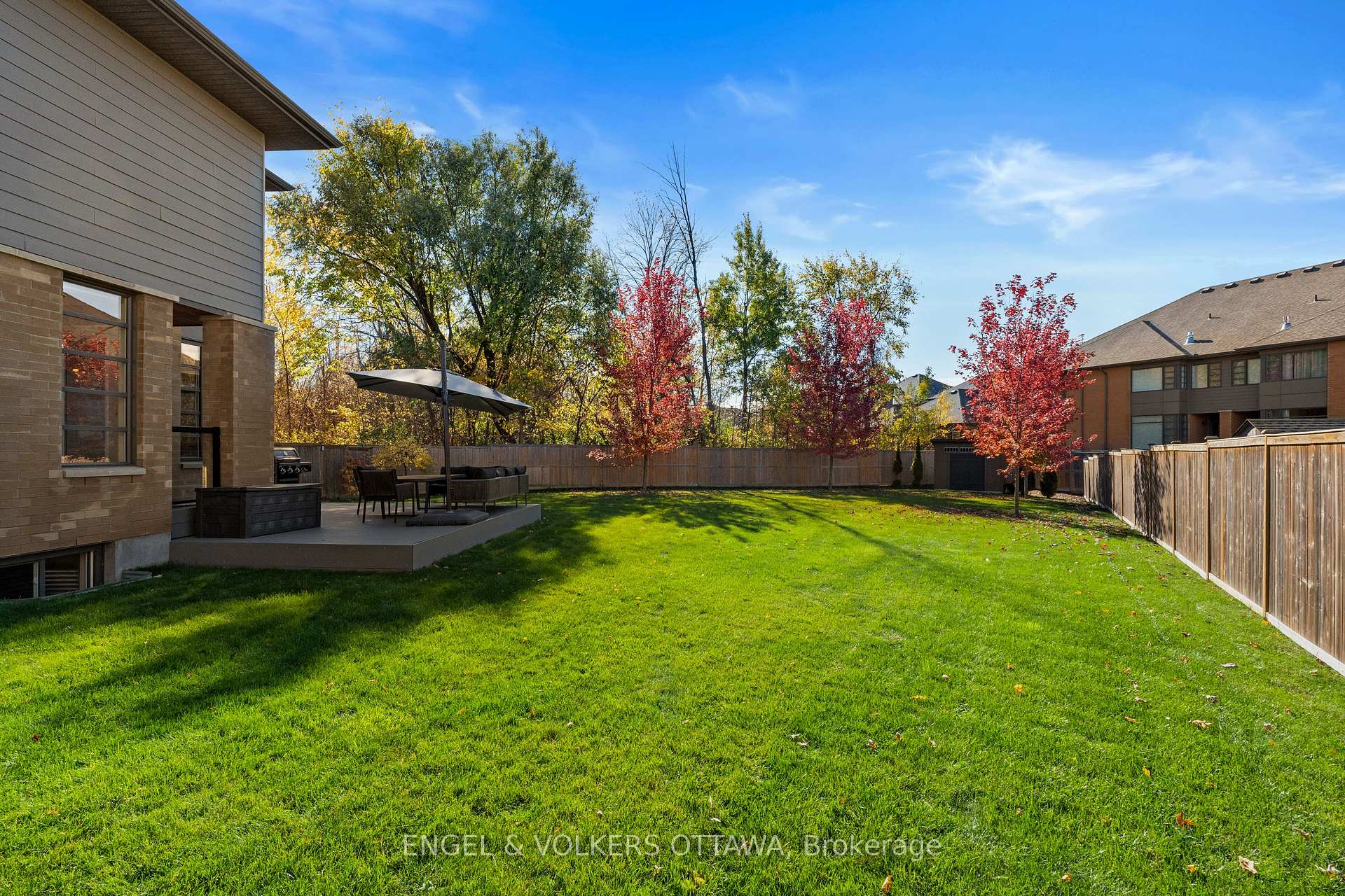 Photo 4 of 514 Stargazer Crescent, Ottawa, Riverside South/Gloucester Glen — HOMEH