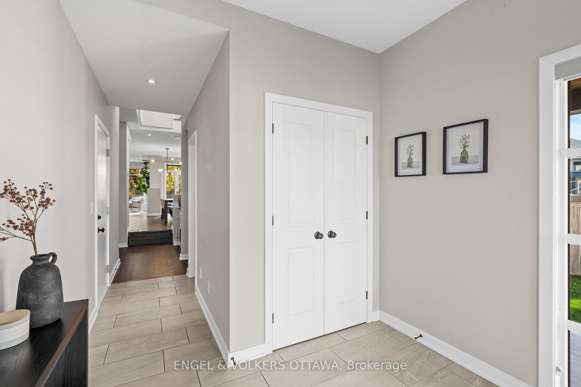 Photo 8 of 514 Stargazer Crescent, Ottawa, Riverside South/Gloucester Glen — HOMEH