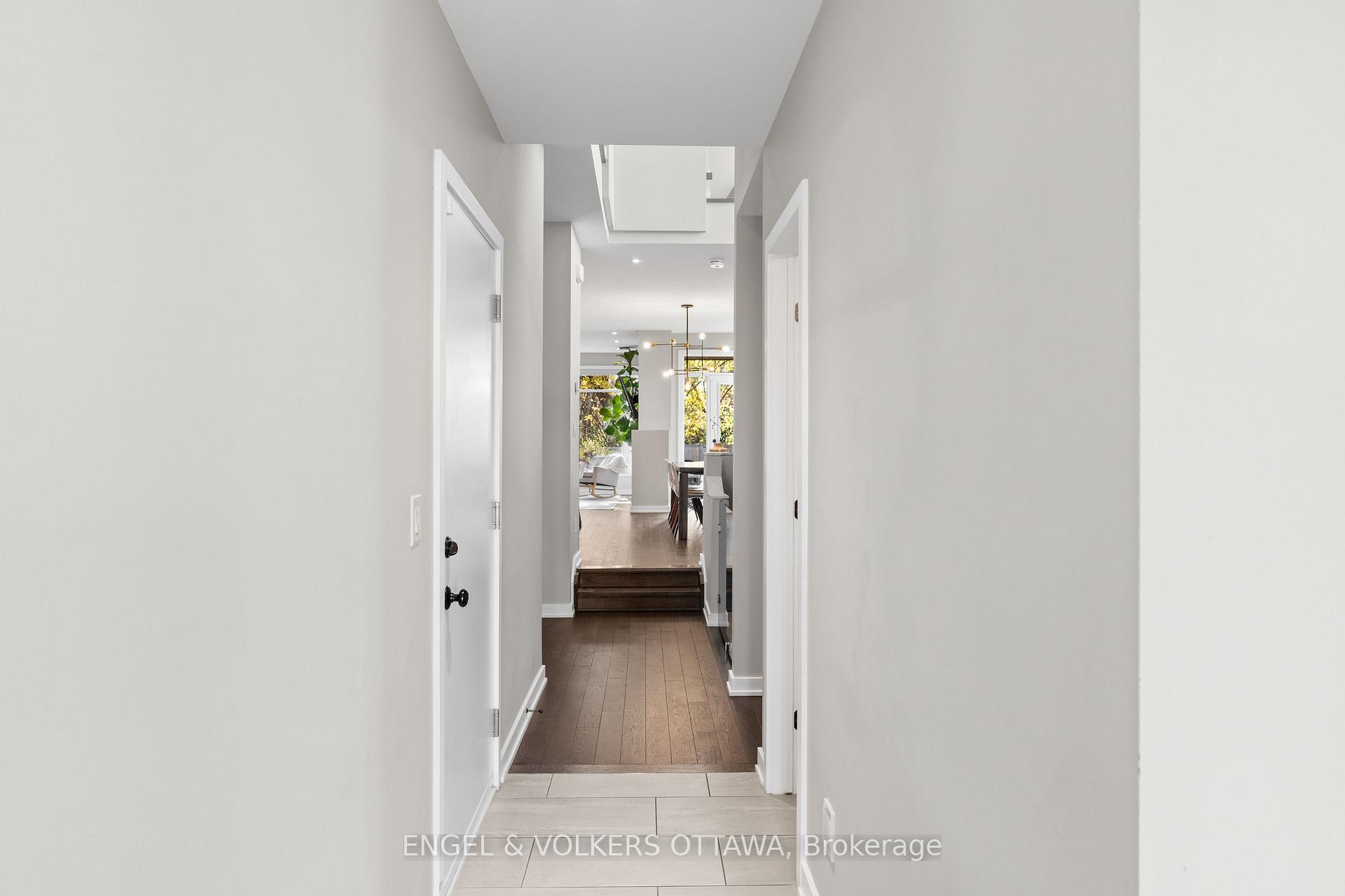 Photo 6 of 514 Stargazer Crescent, Ottawa, Riverside South/Gloucester Glen — HOMEH