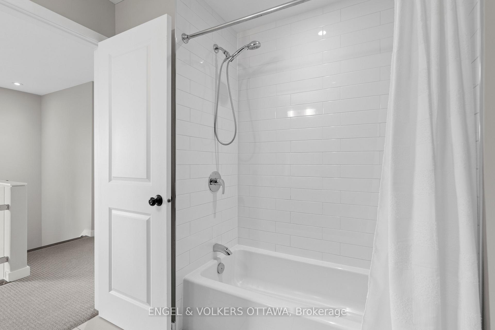 Photo 32 of 514 Stargazer Crescent, Ottawa, Riverside South/Gloucester Glen — HOMEH