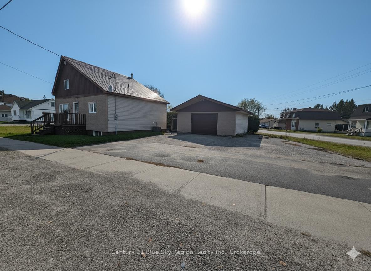 Photo 30 of 66 Principale Street W, West Nipissing, Verner — HOMEH