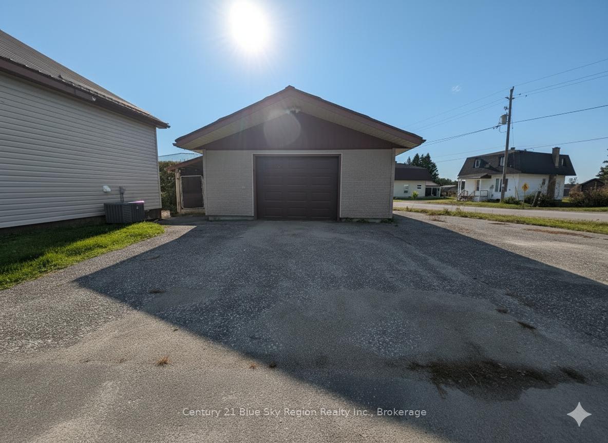 Photo 34 of 66 Principale Street W, West Nipissing, Verner — HOMEH