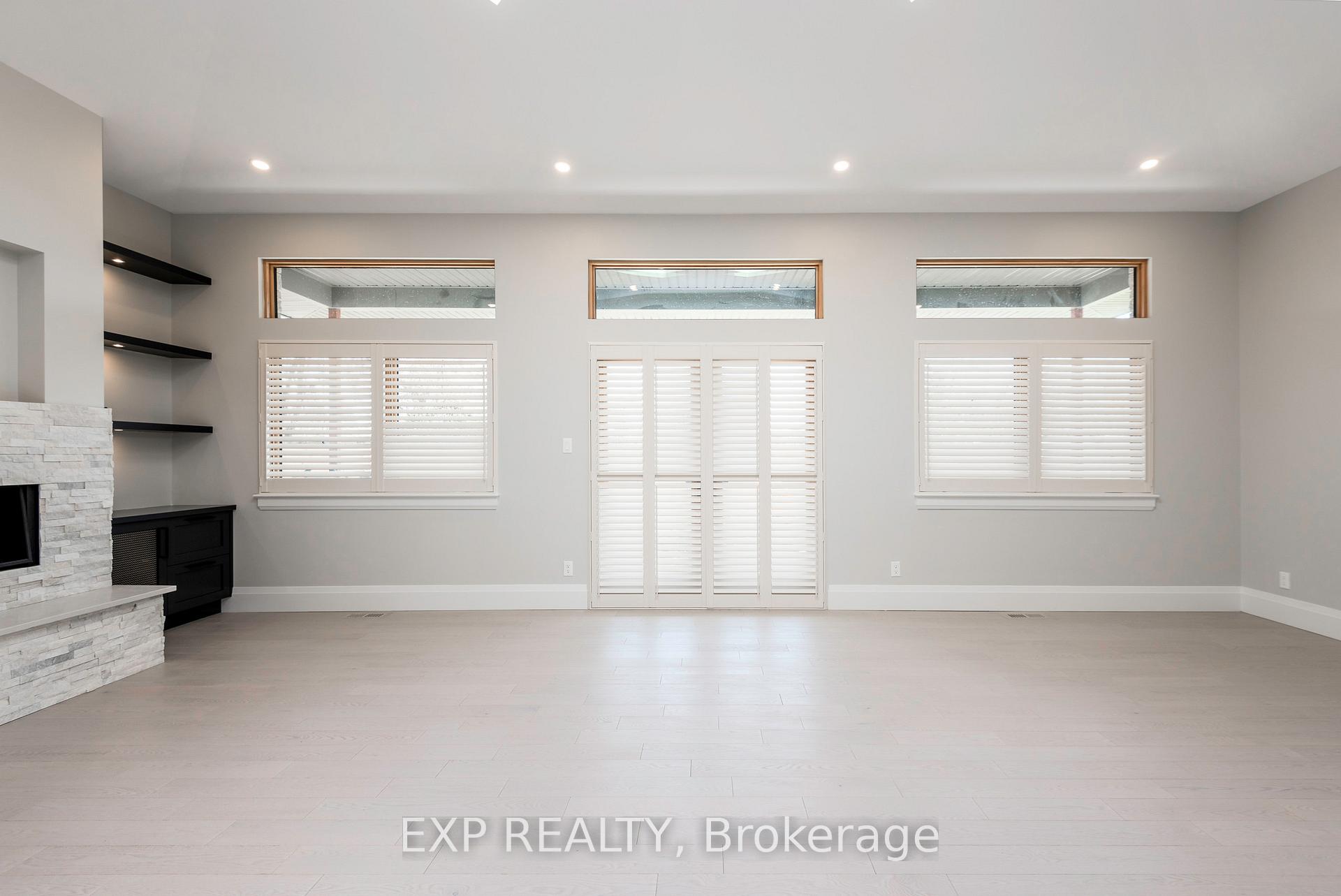 Photo 6 of 586 Pleasant Park Road, Ottawa, Playfair Park — HOMEH