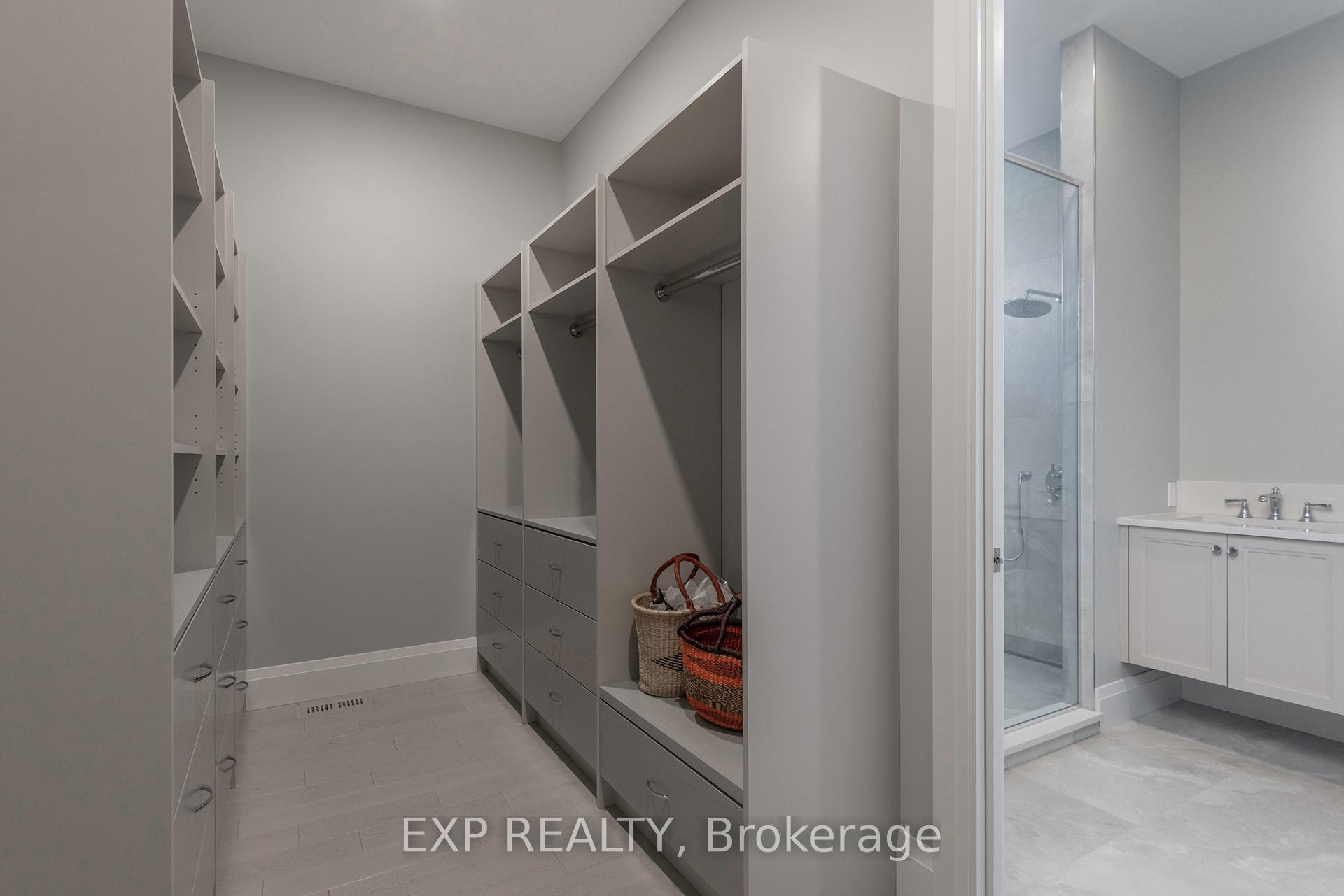 Photo 10 of 586 Pleasant Park Road, Ottawa, Playfair Park — HOMEH