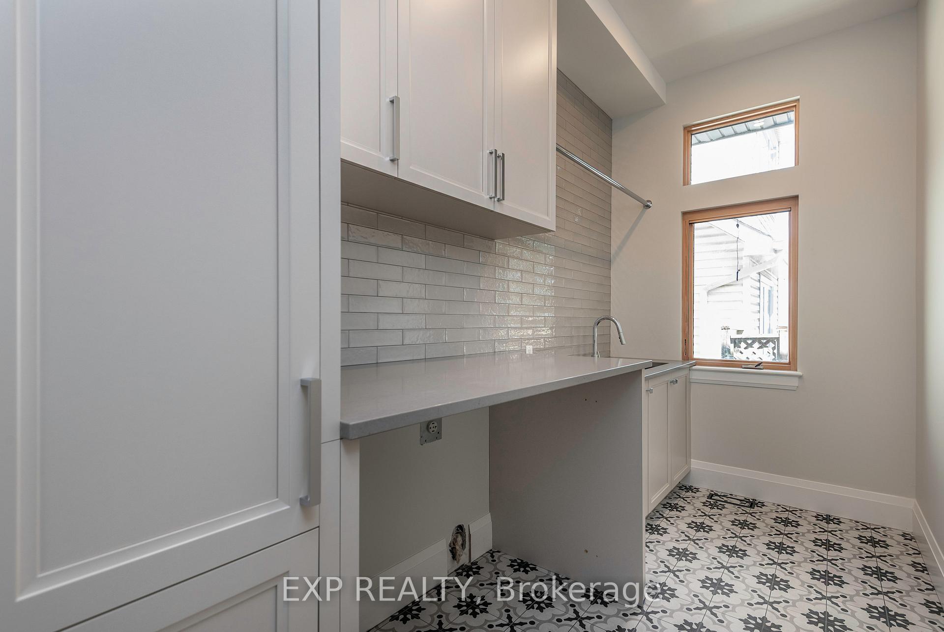 Photo 19 of 586 Pleasant Park Road, Ottawa, Playfair Park — HOMEH