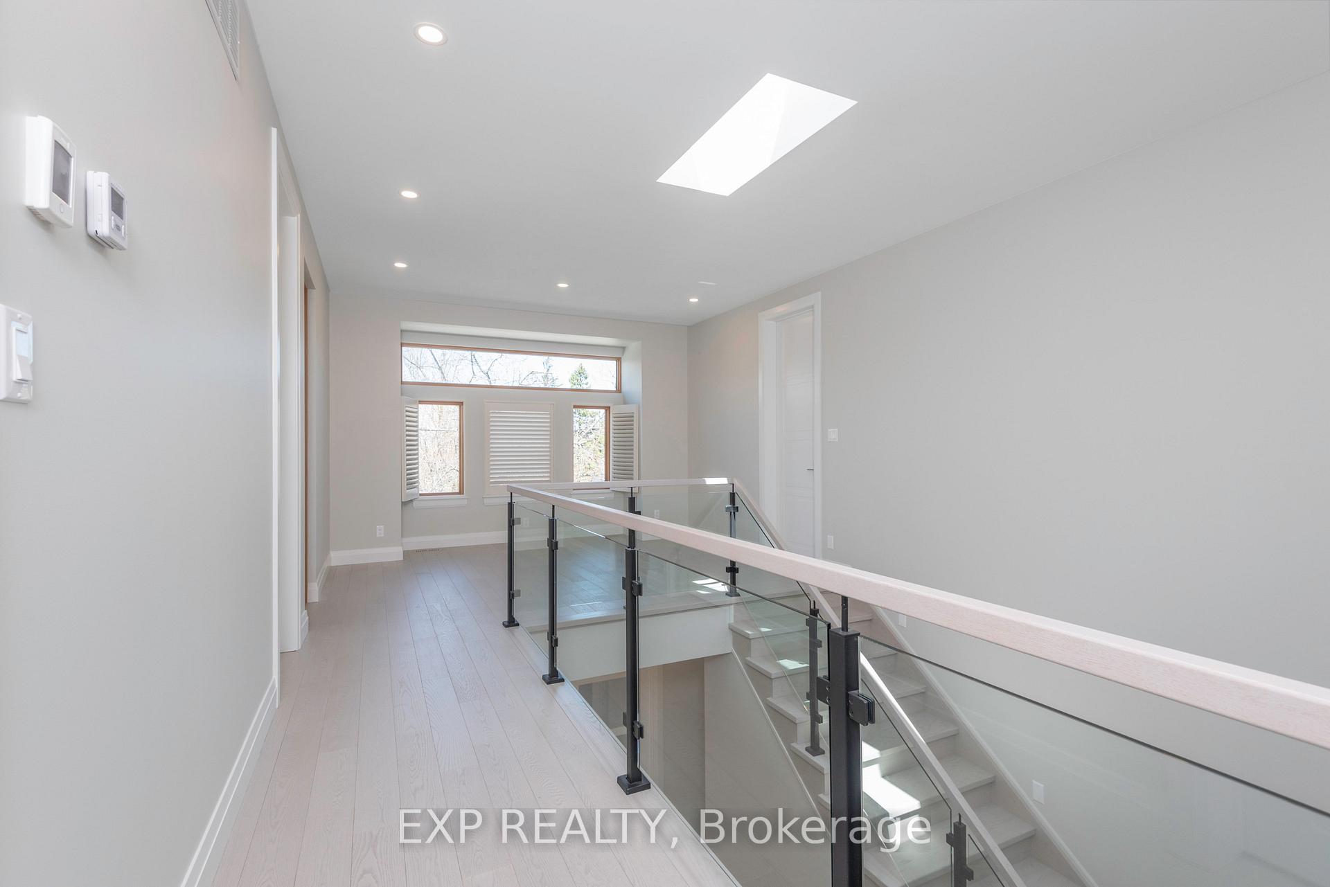Photo 16 of 586 Pleasant Park Road, Ottawa, Playfair Park — HOMEH