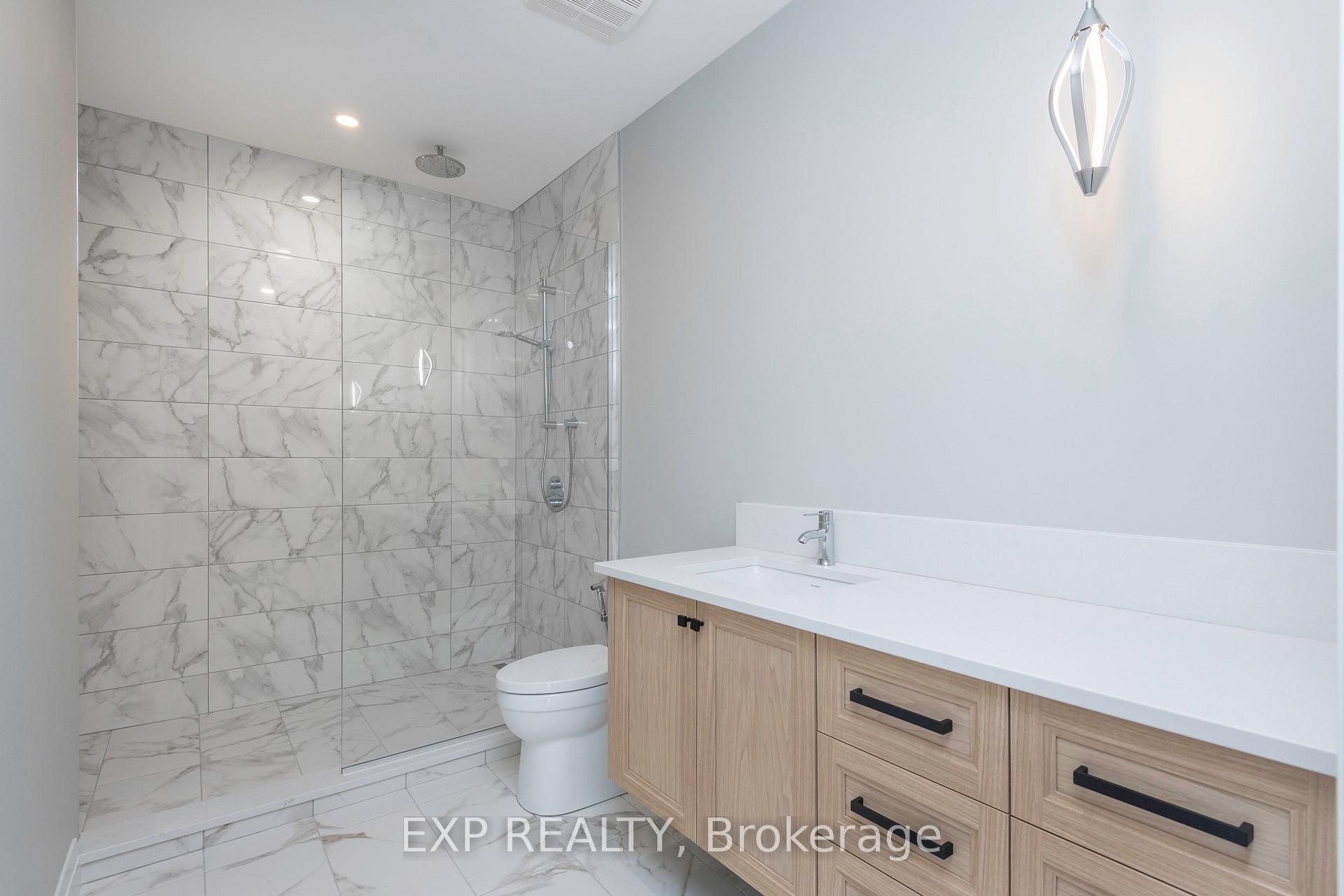 Photo 26 of 586 Pleasant Park Road, Ottawa, Playfair Park — HOMEH