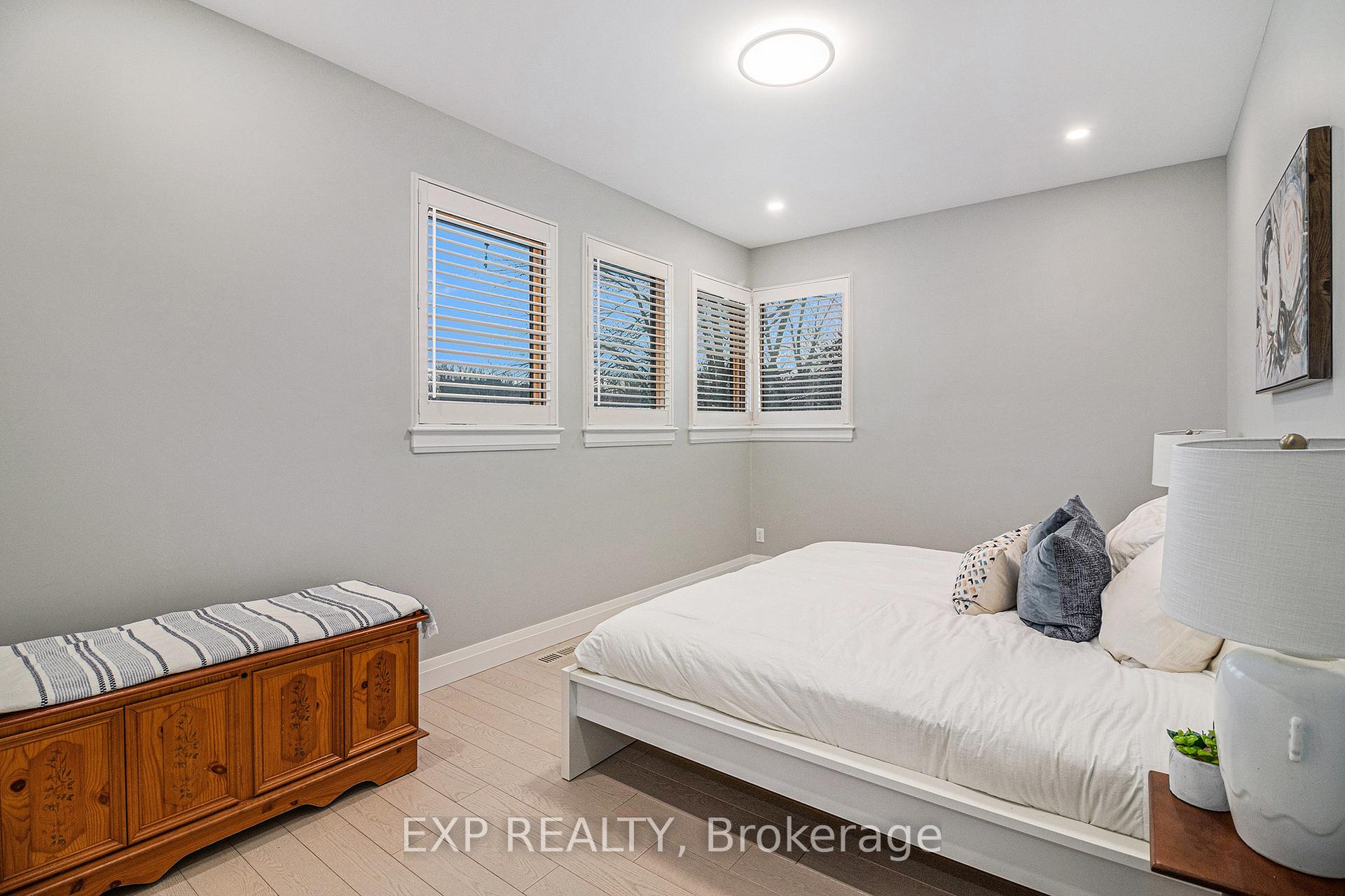 Photo 32 of 586 Pleasant Park Road, Ottawa, Playfair Park — HOMEH