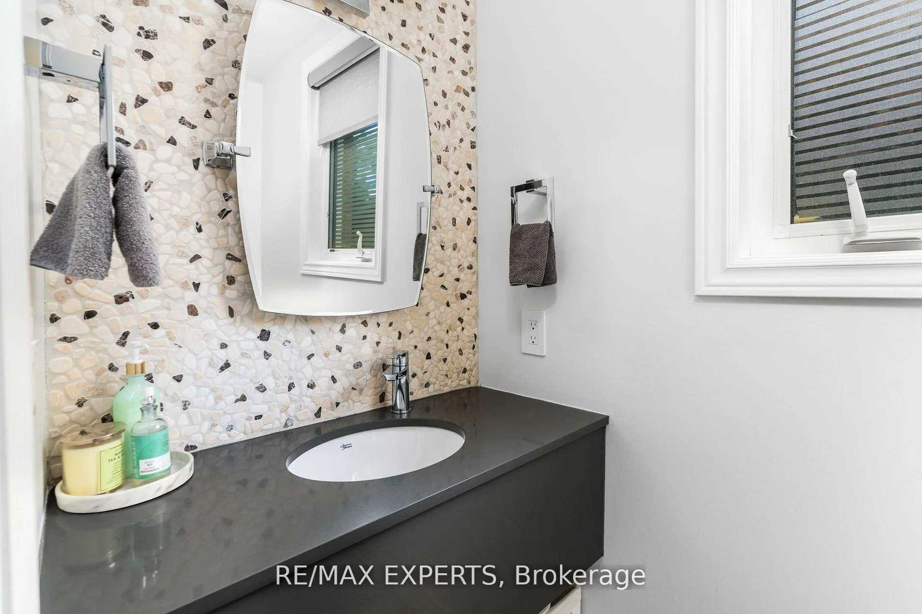 Photo 9 of 170 Ivy Jay Crescent, Aurora, Bayview Northeast — HOMEH