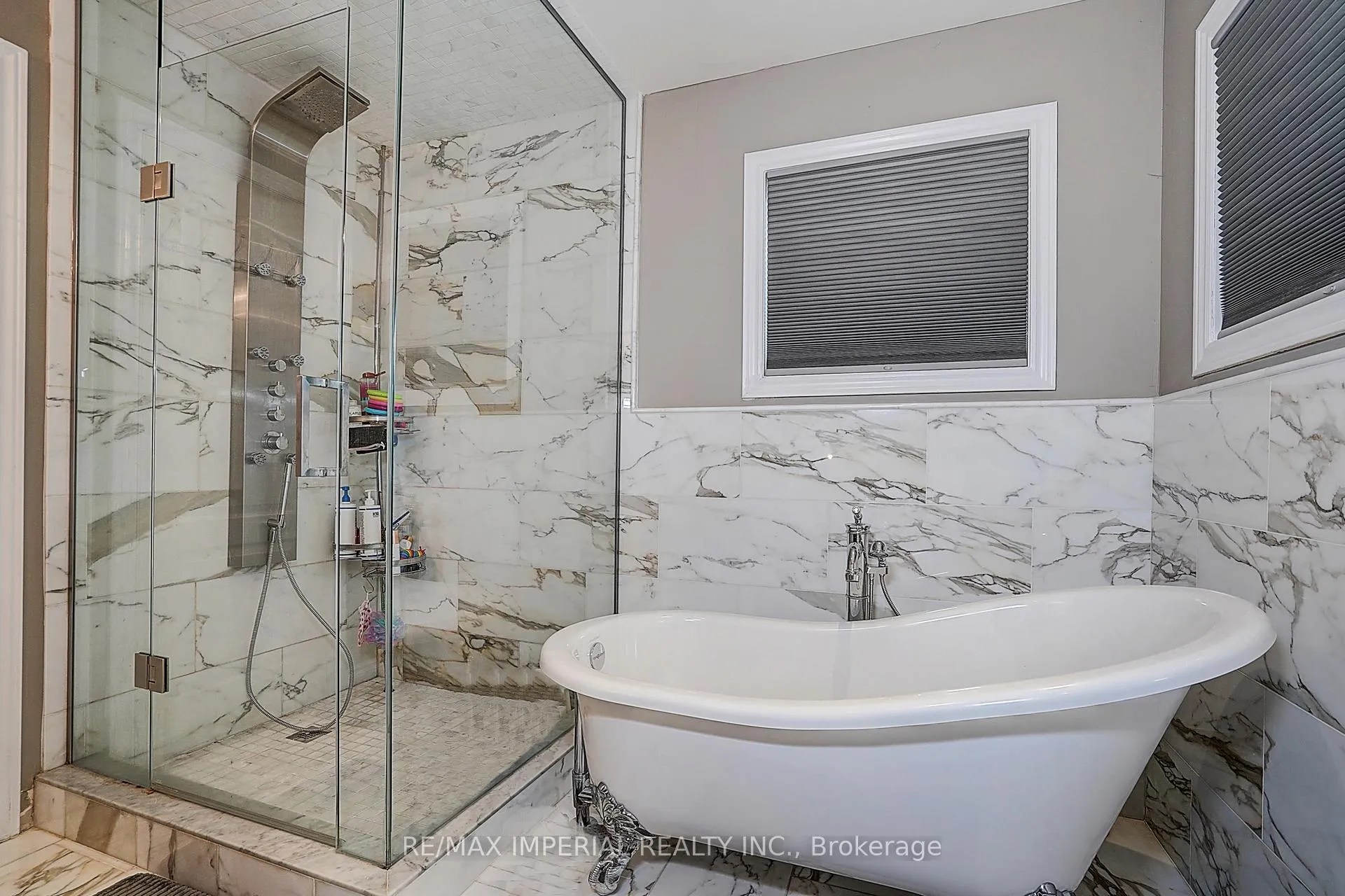 Photo 6 of 32 Brandon Gate Drive, Vaughan, Maple — HOMEH