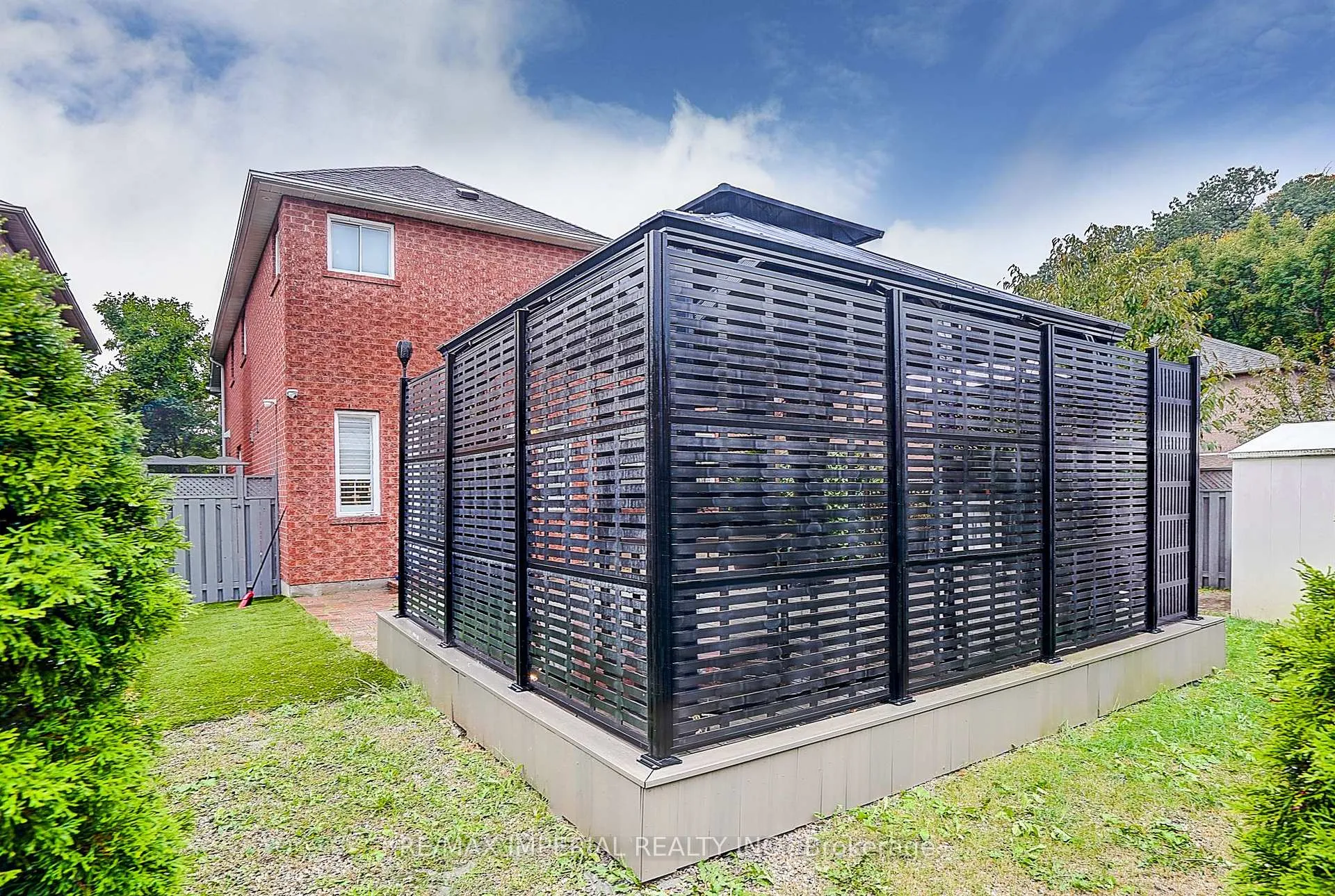 Photo 11 of 32 Brandon Gate Drive, Vaughan, Maple — HOMEH
